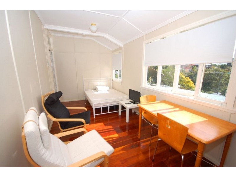 2/29 Park Road West, Dutton Park QLD 4102