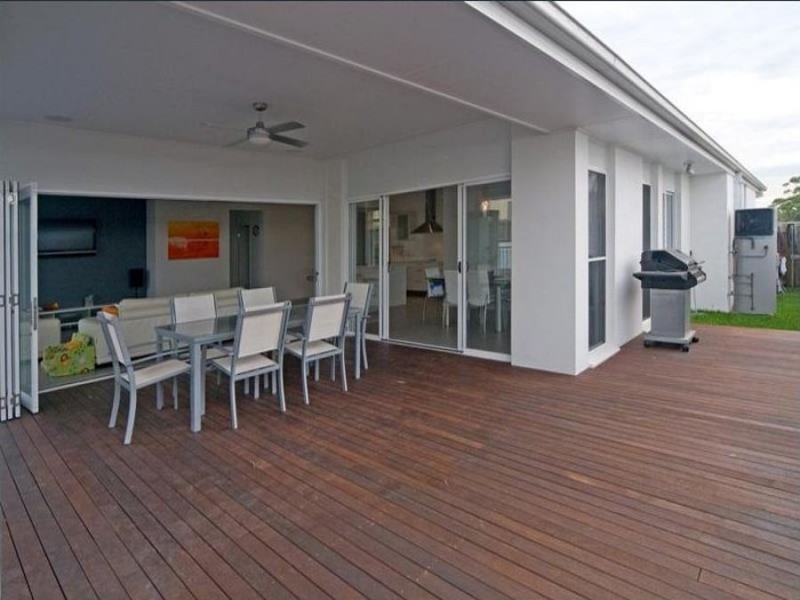 28 Senden Crescent, Manly West QLD 4179