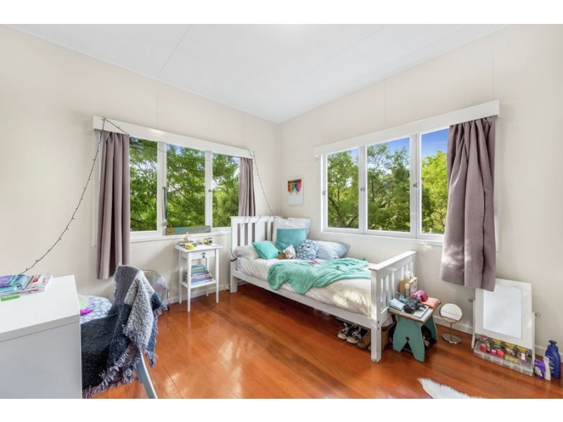 9 Clermont Street, Bardon QLD 4065