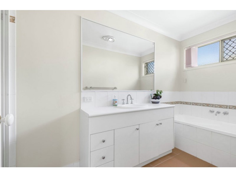 37 Campbell Street, Wakerley QLD 4154