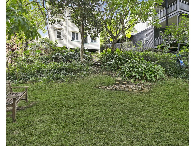 28 Bellevue St, Highgate Hill QLD 4101