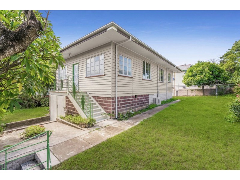8 Harrogate Street, Woolloongabba QLD 4102