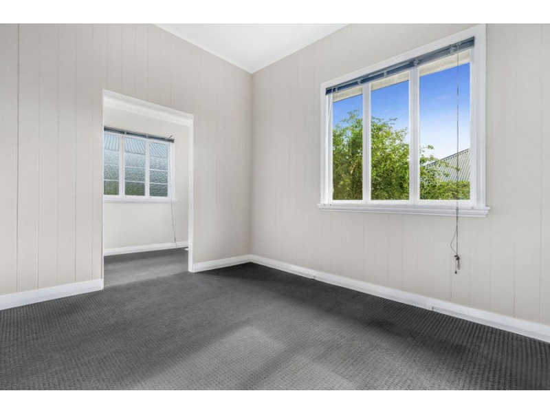 8 Harrogate Street, Woolloongabba QLD 4102