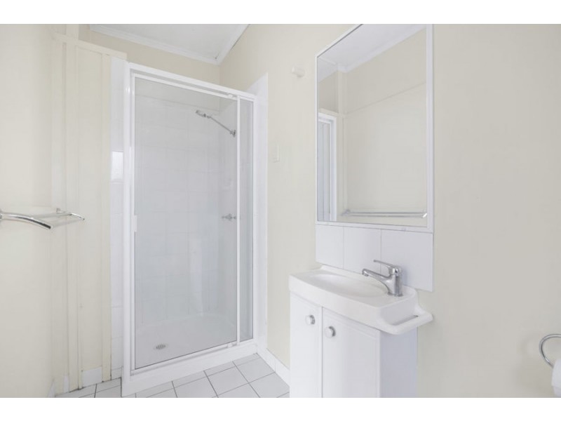 2 75 Gloucester Street, Woolloongabba QLD 4102