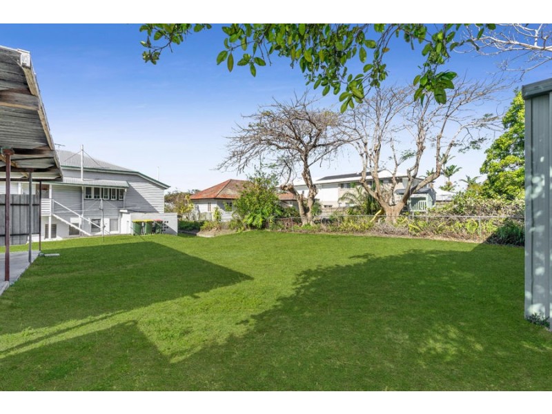 22 Fisher Street, Manly QLD 4179