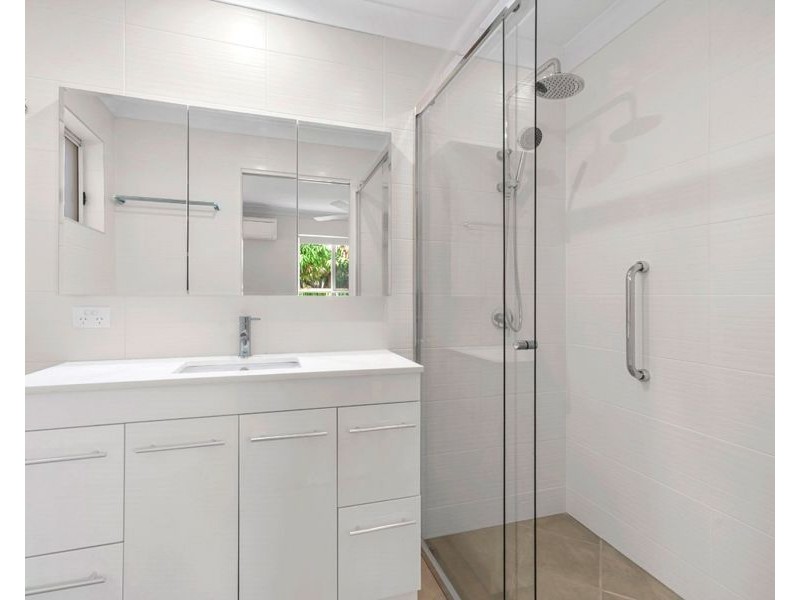 2/17 Dowar Street, Coorparoo QLD 4151