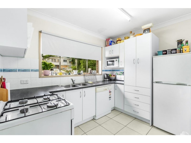 38 Victor Street, Holland Park QLD 4121