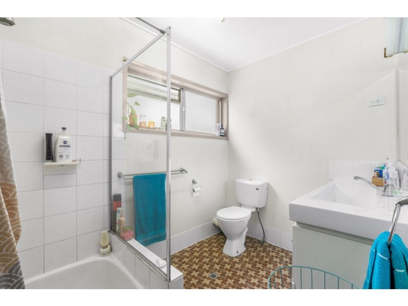 38 Victor Street, Holland Park QLD 4121