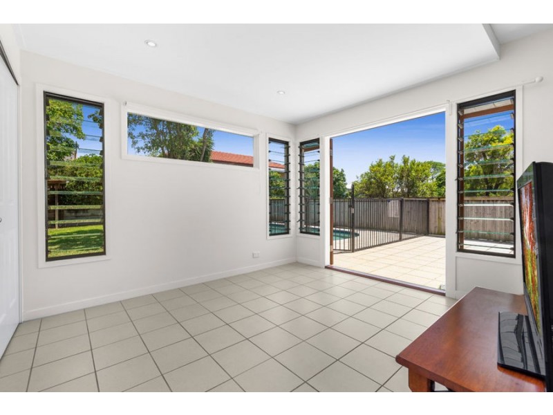 32 Lochaber Street, Dutton Park QLD 4102