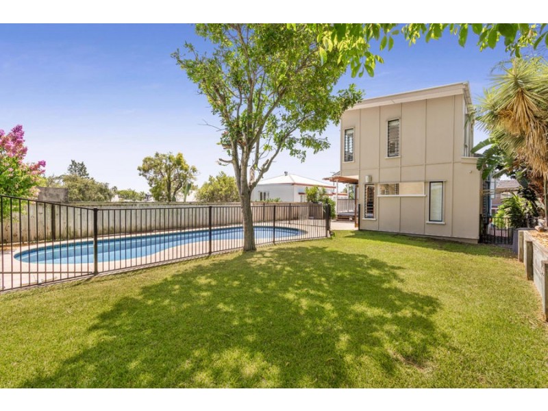 32 Lochaber Street, Dutton Park QLD 4102