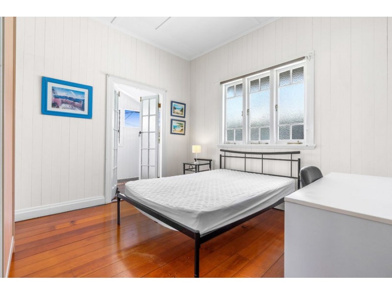 32 Lochaber Street, Dutton Park QLD 4102