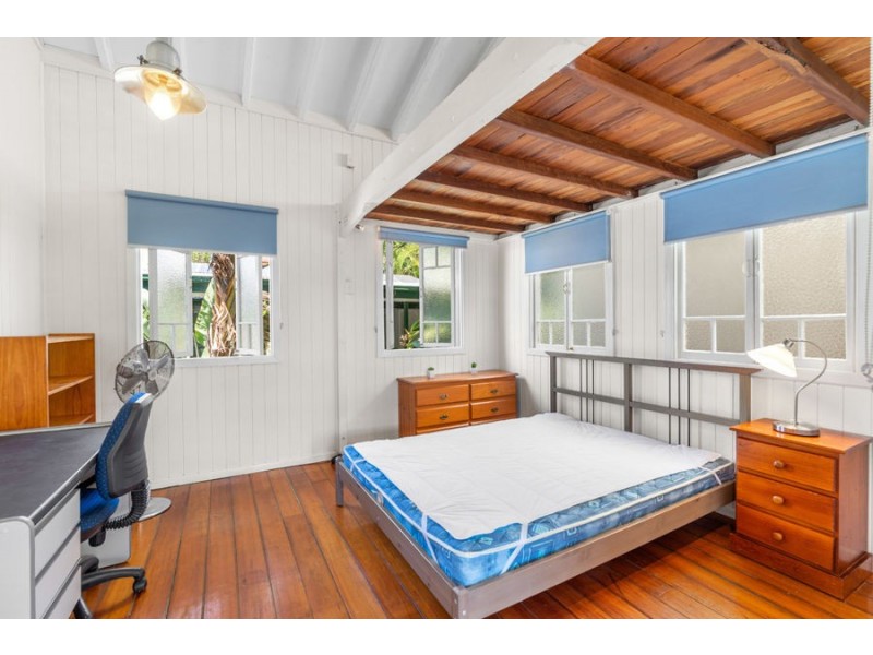 32 Lochaber Street, Dutton Park QLD 4102