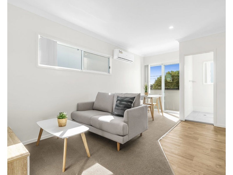 1/236a Stradbroke Avenue, Wynnum QLD 4178