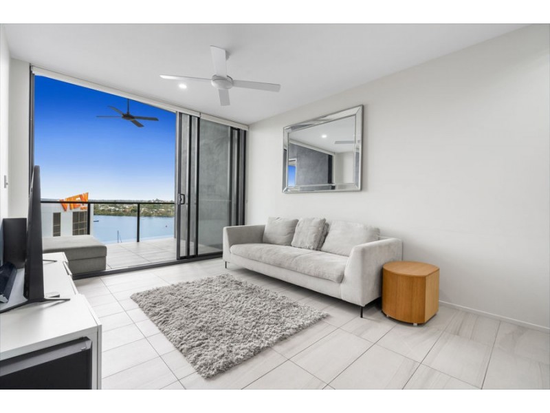 906/8 Hunt Street, Hamilton QLD 4007