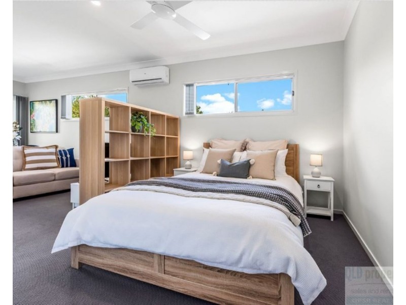 2/18 Buderim Street, Manly QLD 4179