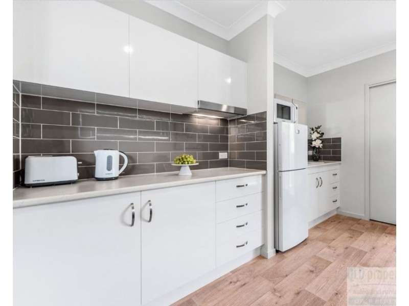 2/18 Buderim Street, Manly QLD 4179