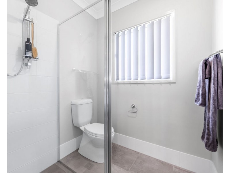 2/18 Buderim Street, Manly QLD 4179