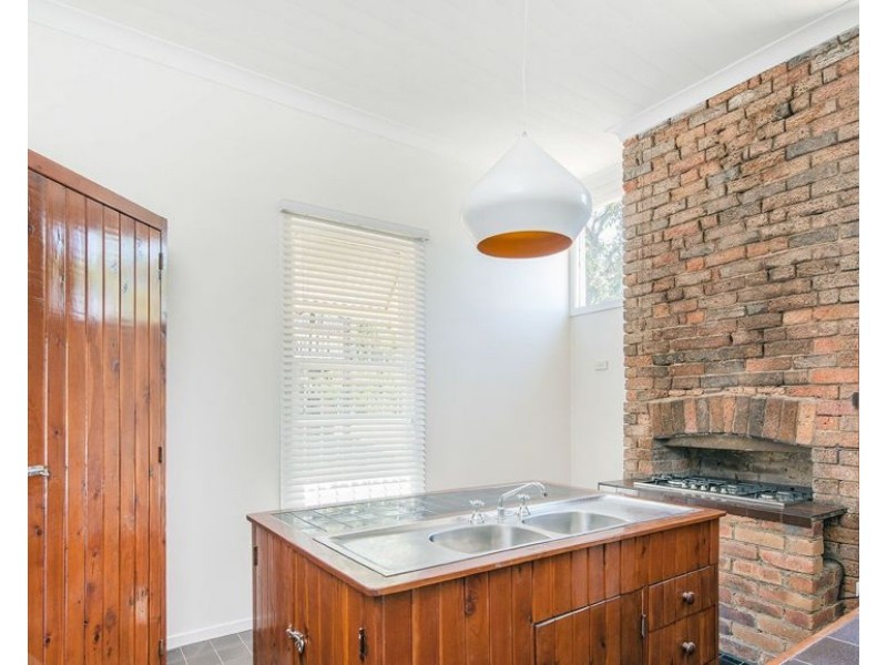 11 Ellis Street, Kangaroo Point QLD 4169