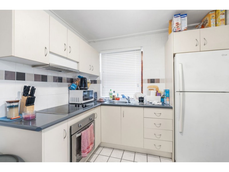 9 Woodford Street, Holland Park West QLD 4121