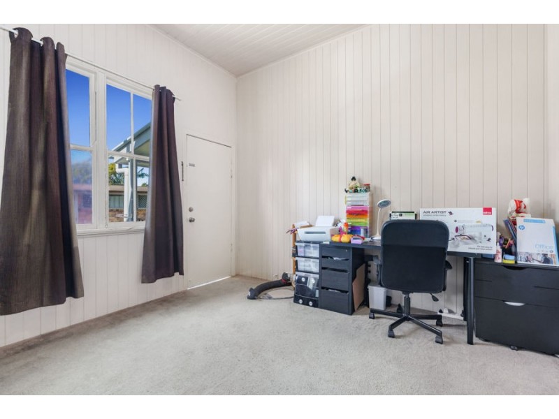 9 Woodford Street, Holland Park West QLD 4121