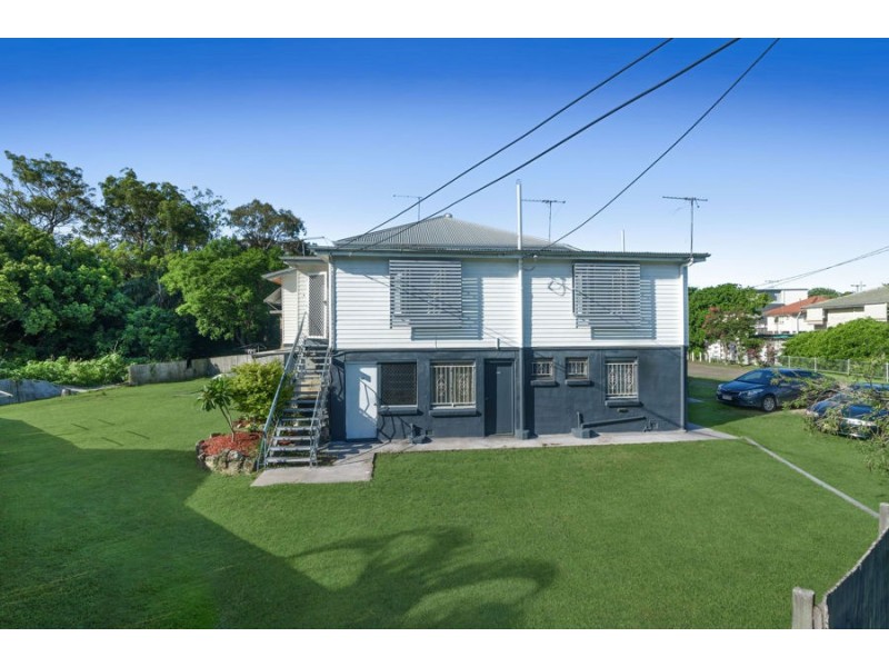 9 Woodford Street, Holland Park West QLD 4121