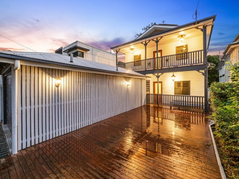 16 Eskgrove Street, East Brisbane QLD 4169