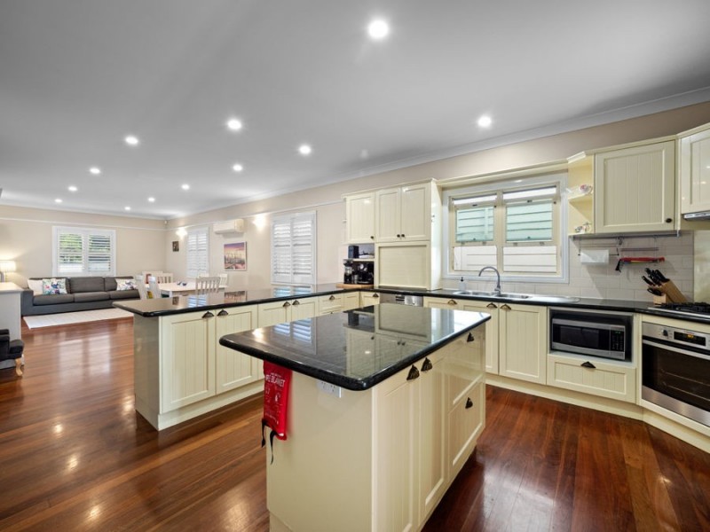 16 Eskgrove Street, East Brisbane QLD 4169