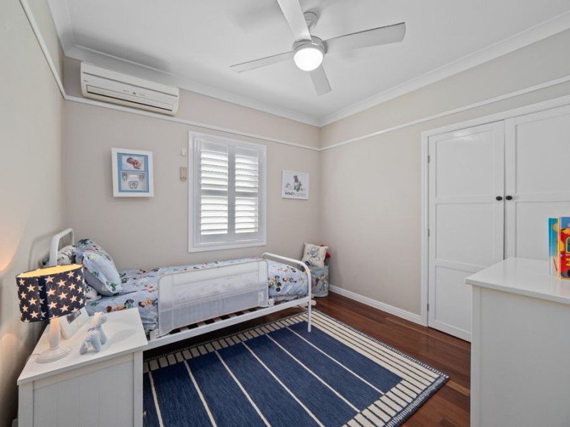 16 Eskgrove Street, East Brisbane QLD 4169