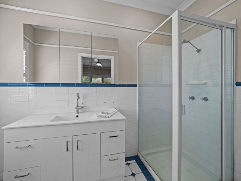 16 Eskgrove Street, East Brisbane QLD 4169