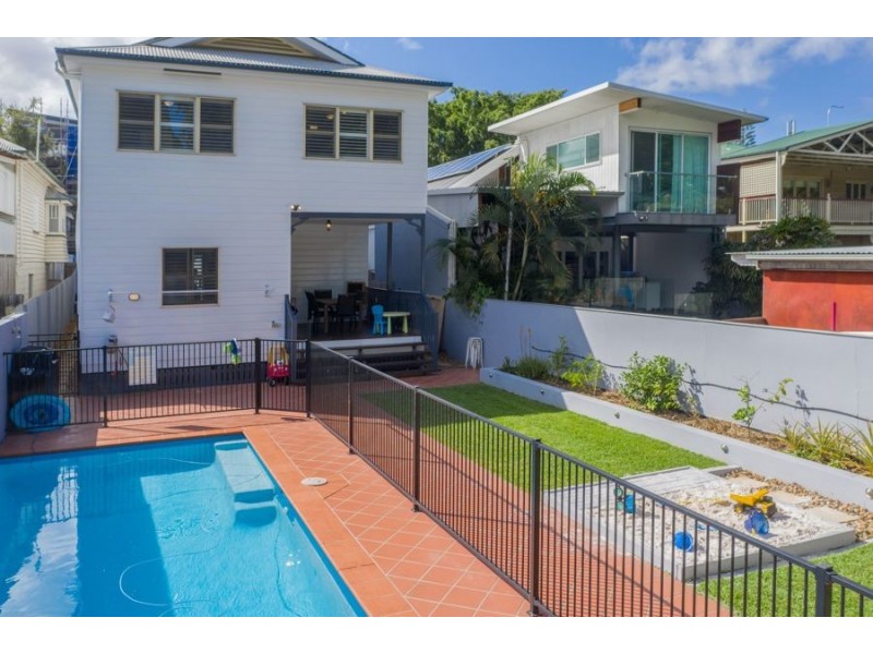 16 Eskgrove Street, East Brisbane QLD 4169