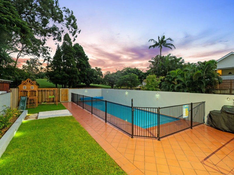 16 Eskgrove Street, East Brisbane QLD 4169