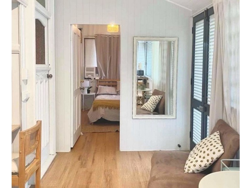 4/19 Heussler Tce, Milton QLD 4064