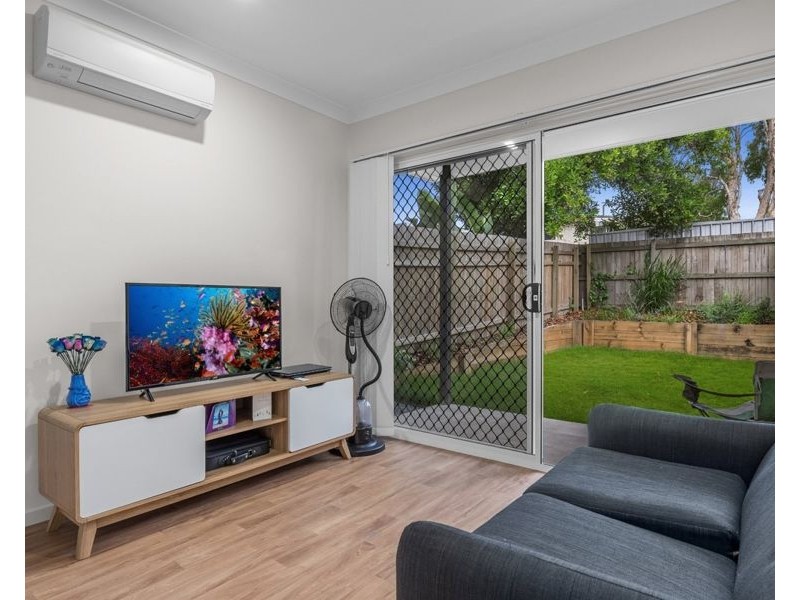 2/71 Junction Rd, Morningside QLD 4170