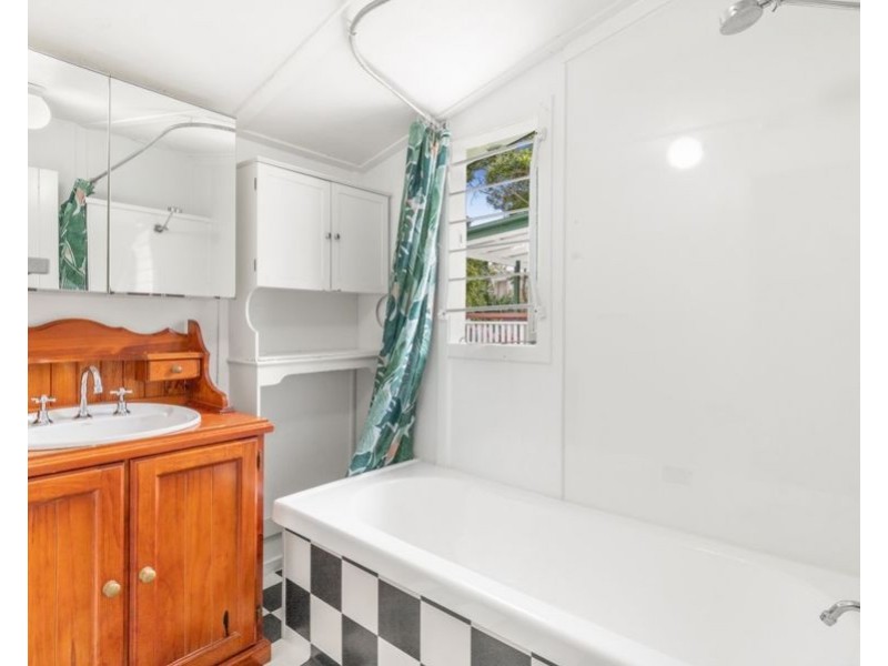 2/83 Buranda Street, Woolloongabba QLD 4102