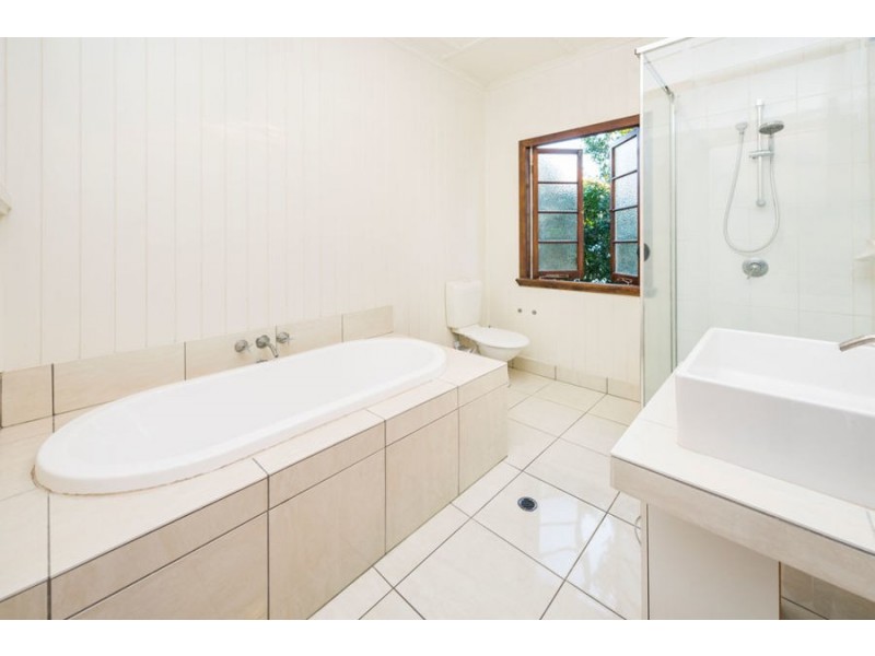 30a Katoomba Avenue, Hawthorne QLD 4171