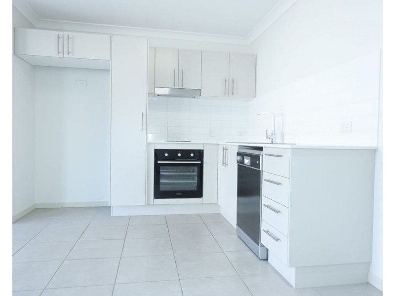 2/17 Foster Circuit, Hillcrest QLD 4118