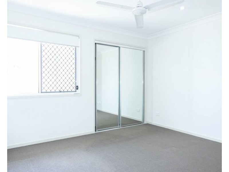 2/17 Foster Circuit, Hillcrest QLD 4118