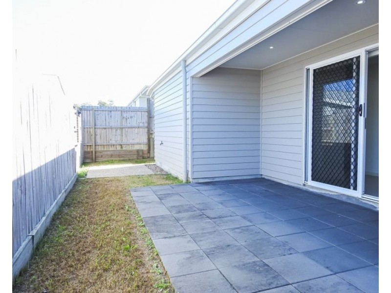 2/17 Foster Circuit, Hillcrest QLD 4118