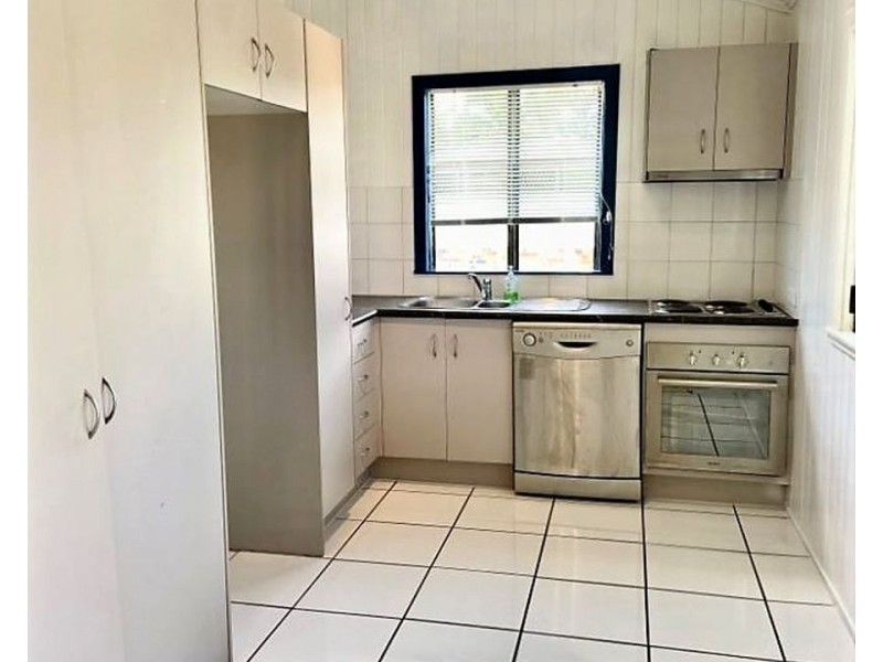 1/9 Woodford Street, Holland Park QLD 4121