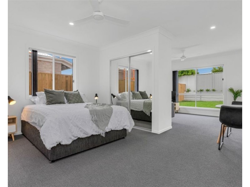 2/14 Nyleta Street, Coopers Plains QLD 4108