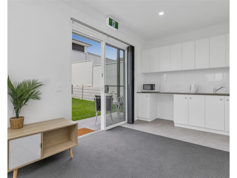 2/14 Nyleta Street, Coopers Plains QLD 4108