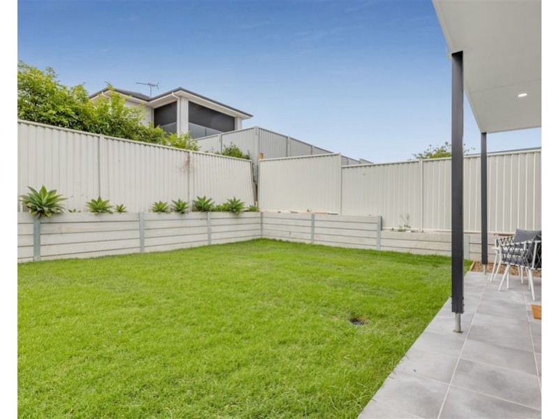 2/14 Nyleta Street, Coopers Plains QLD 4108