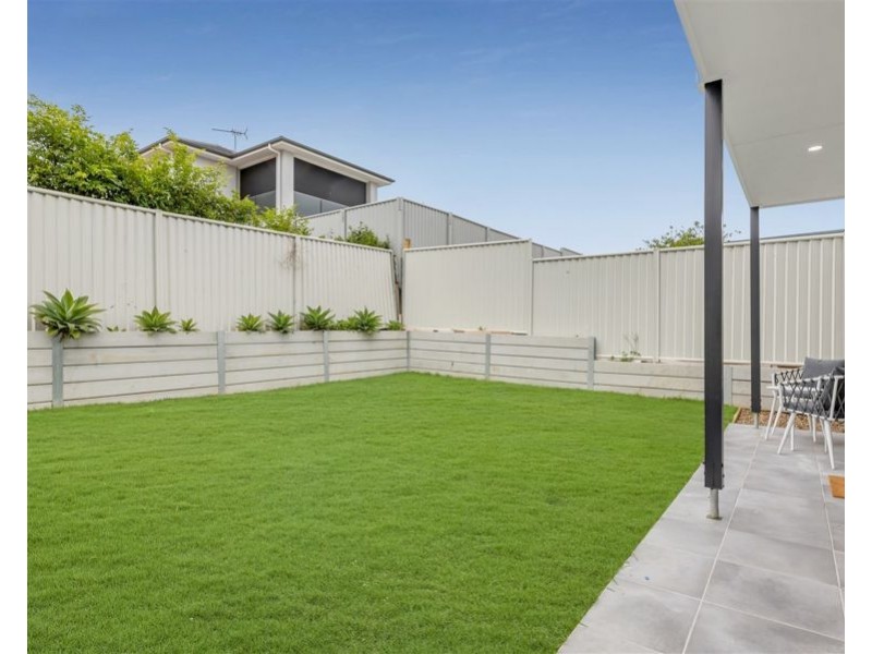 2/14 Nyleta Street, Coopers Plains QLD 4108