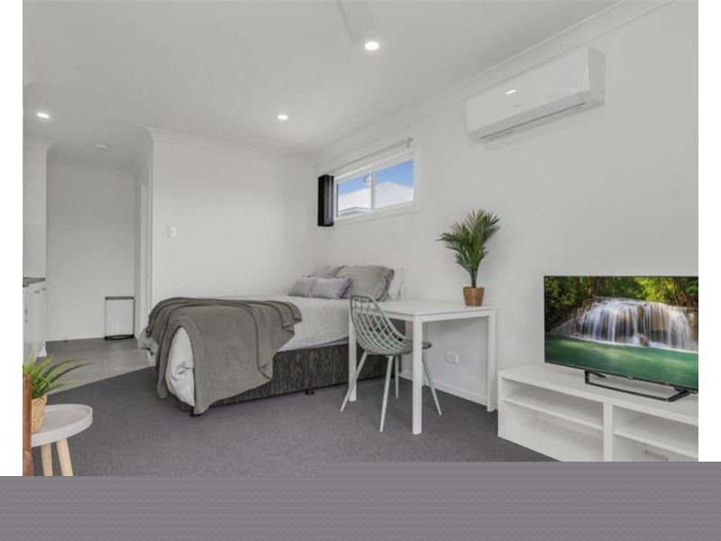 2/14 Nyleta Street, Coopers Plains QLD 4108