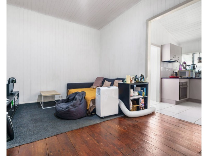 2/9 Woodford Street, Holland Park QLD 4121