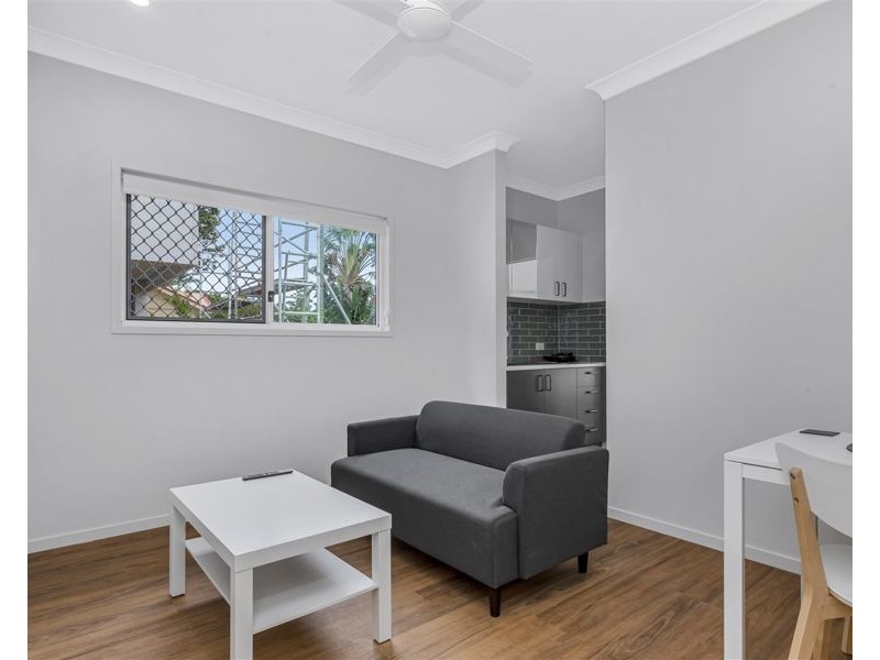 2/43 Bartholomew Street, Zillmere QLD 4034