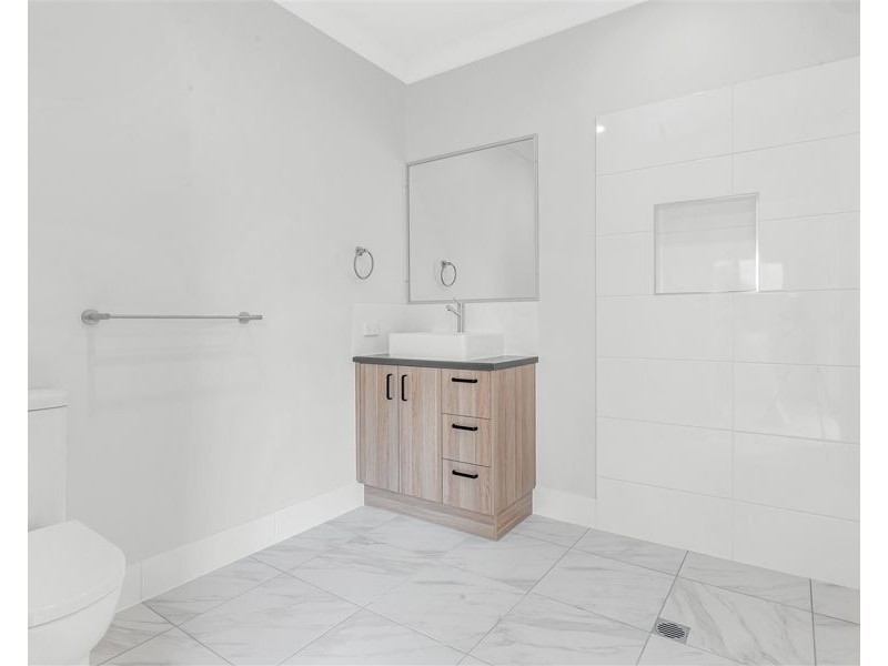 2/43 Bartholomew Street, Zillmere QLD 4034