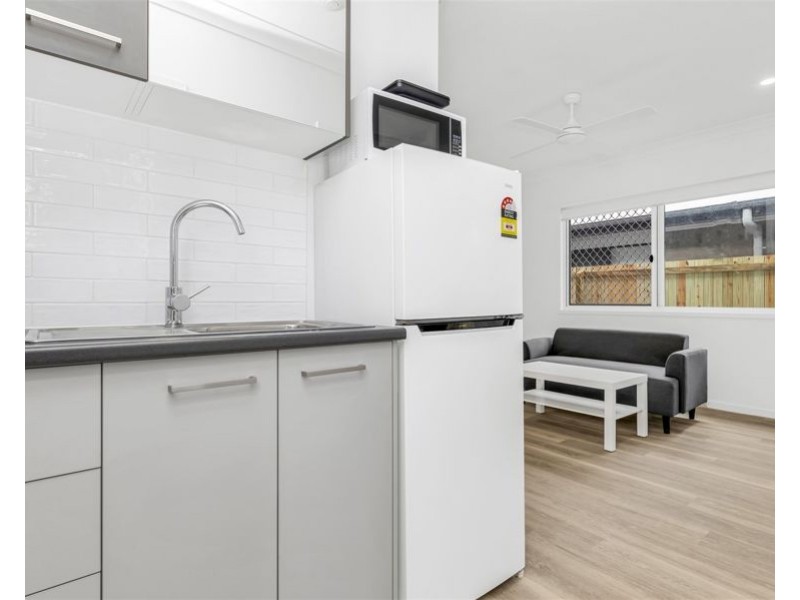 2/69 Glen Holm Street, Mitchelton QLD 4053