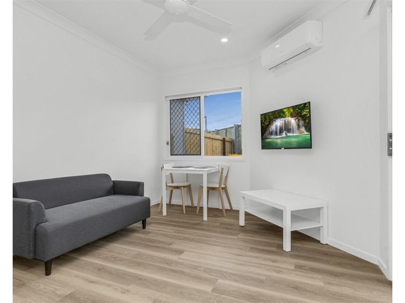 2/69 Glen Holm Street, Mitchelton QLD 4053