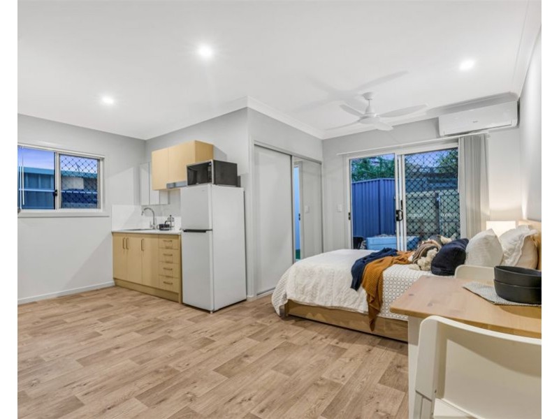 2/106a Flockton Street, Everton Park QLD 4053
